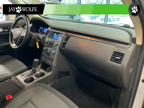 Used 2019 Ford Flex SE FWD image 17