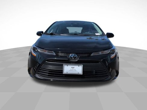 Used 2024 Toyota Corolla LE image 2