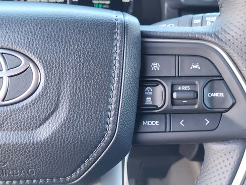Certified 2026 Toyota 4Runner Limited AWD/4WD image 16