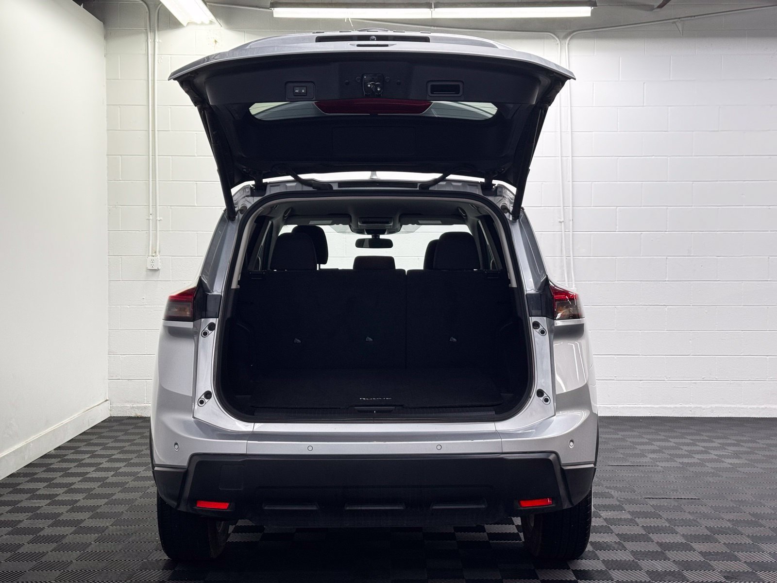 Certified 2025 Nissan Rogue SV AWD/4WD image 35