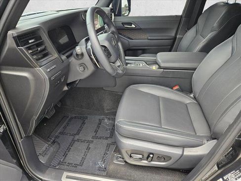 Used 2025 Lexus GX 550 w/ Accessory Package (Z1) image 15