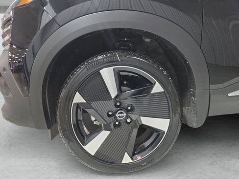 New 2026 Nissan Kicks SR FWD image 23