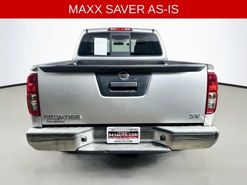Used 2013 Nissan Frontier SV RWD image 6