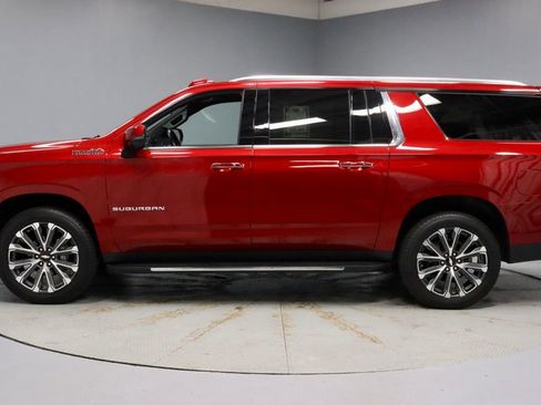 Used 2025 Chevrolet Suburban High Country w/ Sun And Tow Package AWD/4WD image 8