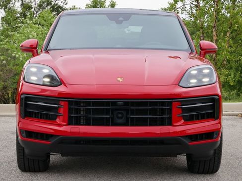 Certified 2024 Porsche Cayenne Coupe AWD/4WD image 46