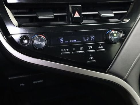 Used 2022 Toyota Camry SE w/ Cold Weather Package image 23