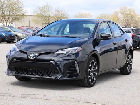 Used 2018 Toyota Corolla XSE image 6