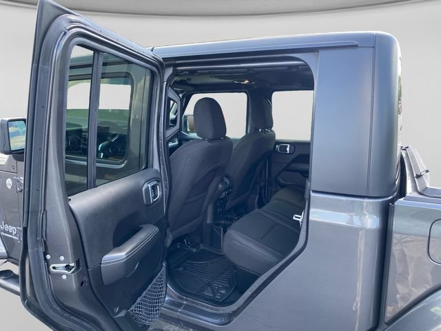 Used 2023 Jeep Gladiator Overland AWD/4WD image 9