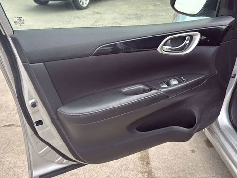 Used 2016 Nissan Sentra SV FWD image 9