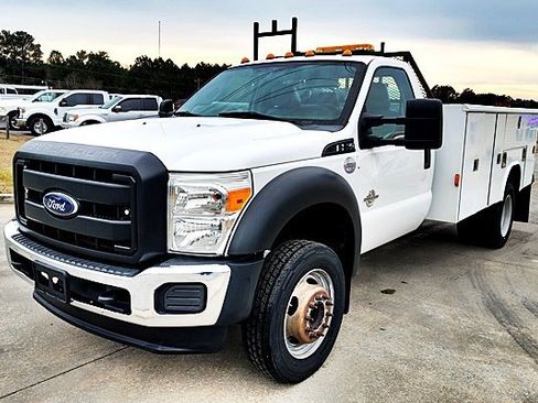 Used 2016 Ford F550 2WD Regular Cab Super Duty image 5