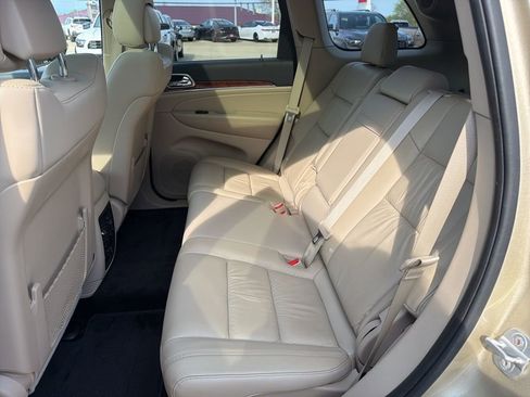 Used 2011 Jeep Grand Cherokee Limited w/ Trailer Tow Group AWD/4WD image 24