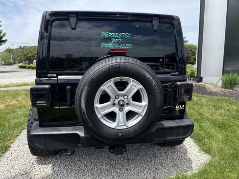 Used 2022 Jeep Wrangler Unlimited Sport w/ Sun And Sound Package AWD/4WD image 4
