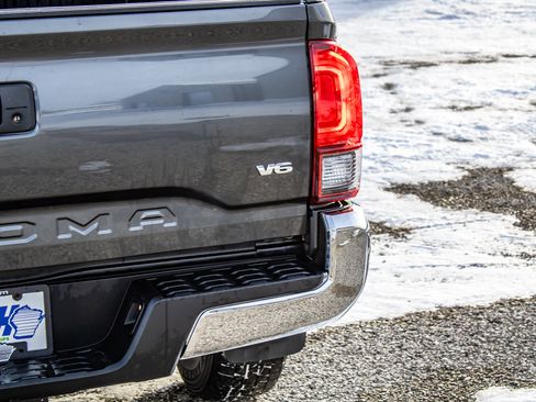 Used 2021 Toyota Tacoma SR5 image 12