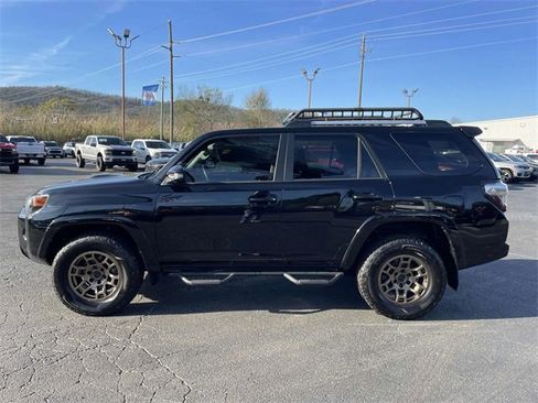 Used 2016 Toyota 4Runner Trail Premium image 2