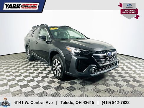 Certified 2025 Subaru Outback Premium AWD/4WD image 1