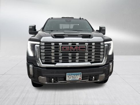 Used 2024 GMC Sierra 3500 Denali w/ Denali Reserve Package image 6