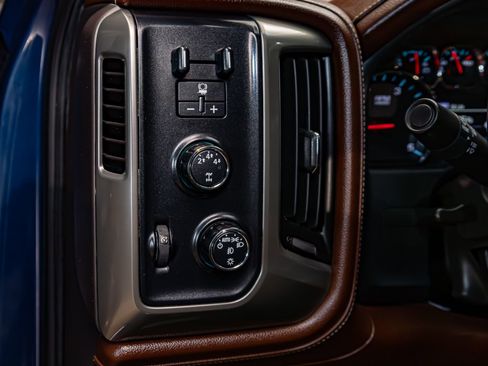 Used 2016 Chevrolet Silverado 2500 High Country w/ Duramax Plus Package image 19