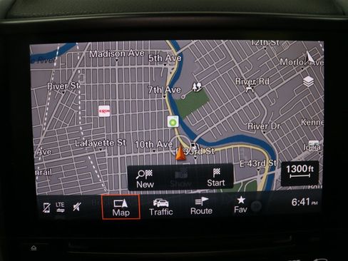 Used 2017 Porsche Cayenne Platinum Edition image 24