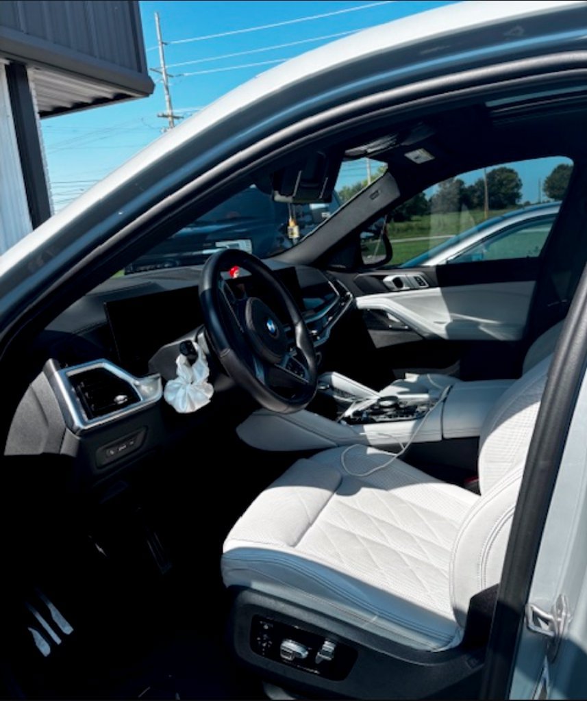 Used 2024 BMW X6 xDrive40i w/ Premium Package AWD/4WD image 2