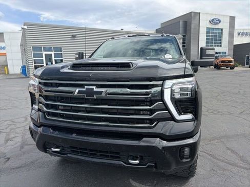 Used 2024 Chevrolet Silverado 2500 High Country w/ Midnight Edition image 15