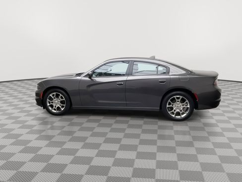 Used 2017 Dodge Charger SXT image 31