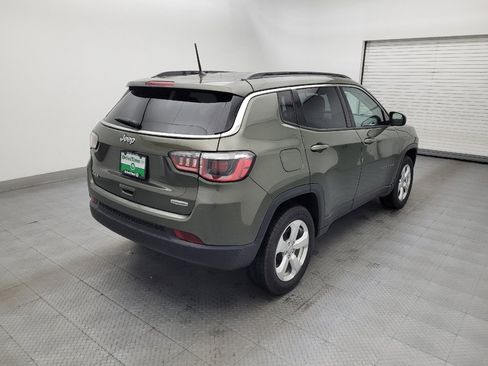 Used 2018 Jeep Compass Latitude w/ Cold Weather Group AWD/4WD image 9