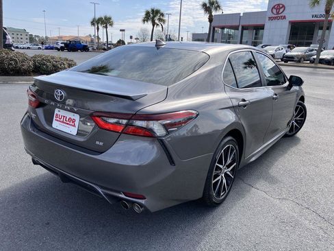 Used 2024 Toyota Camry SE w/ Convenience Package image 5