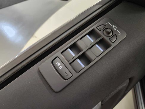 Used 2025 Land Rover Discovery Sport S AWD/4WD image 22
