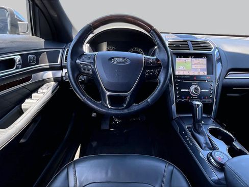 Used 2017 Ford Explorer Platinum AWD/4WD image 5