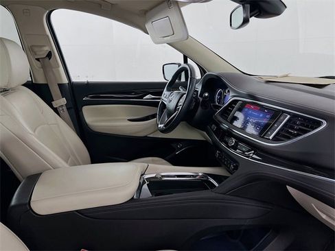 Used 2023 Buick Enclave Essence w/ Sport Touring Edition image 9