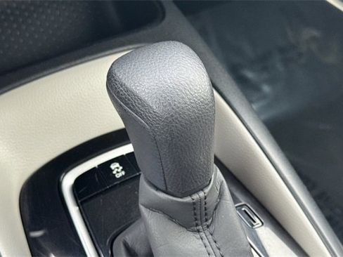 Used 2021 Toyota Corolla LE image 33