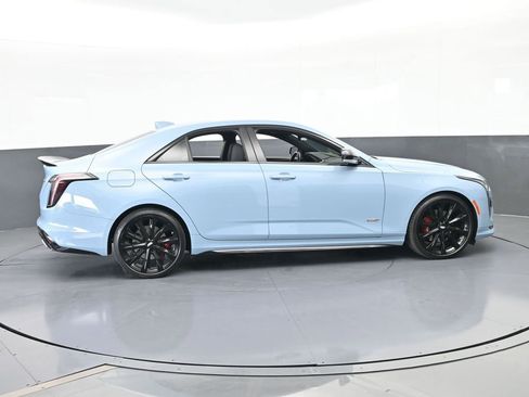 Used 2025 Cadillac CT4 V RWD image 7