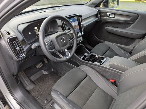 Used 2023 Volvo C40 P8 Recharge Ultimate w/ Protection Package Premier image 10