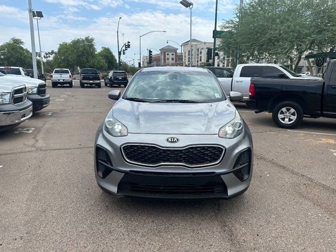 Used 2021 Kia Sportage LX image 3