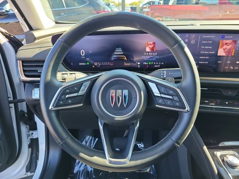 Used 2024 Buick Envision Avenir image 22