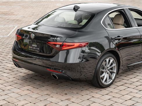 Used 2023 Alfa Romeo Giulia Lusso w/ Quick Order Package 22Z Lusso image 3