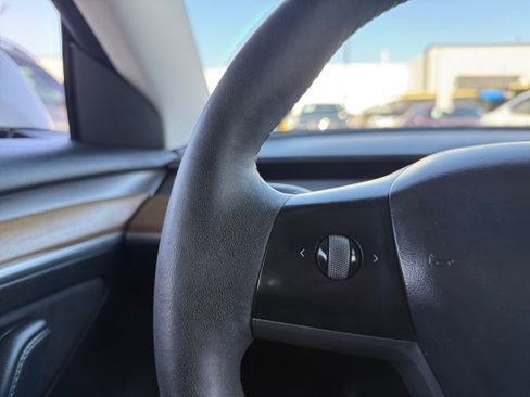 Used 2023 Tesla Model 3 Standard Range RWD image 18