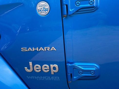 Used 2021 Jeep Wrangler Unlimited Sahara w/ Dual Top Group image 13