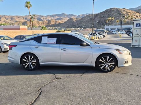Used 2019 Nissan Altima 2.5 SR FWD image 5