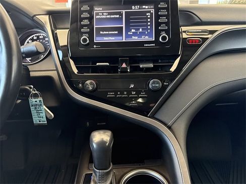 Used 2023 Toyota Camry SE image 16