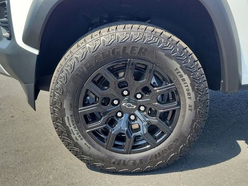 Used 2026 Chevrolet Colorado Trail Boss AWD/4WD image 26