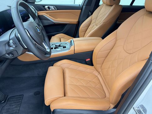 Used 2024 BMW X5 xDrive40i w/ Premium Package AWD/4WD image 5