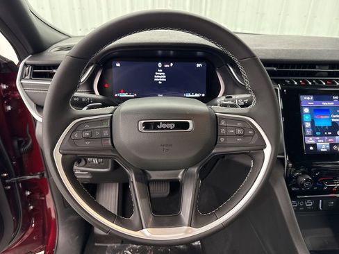 New 2025 Jeep Grand Cherokee L Altitude image 21