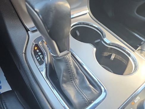 Used 2022 Jeep Grand Cherokee Limited image 25