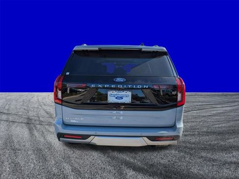 Certified 2025 Ford Expedition Platinum w/ Platinum Ultimate Package image 5