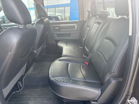 Used 2018 RAM 1500 Classic SLT w/ SLT Plus D￩cor Group AWD/4WD image 32