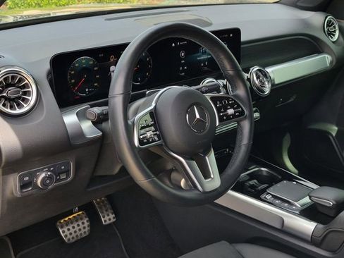 Certified 2022 Mercedes-Benz GLB 250 4MATIC image 13