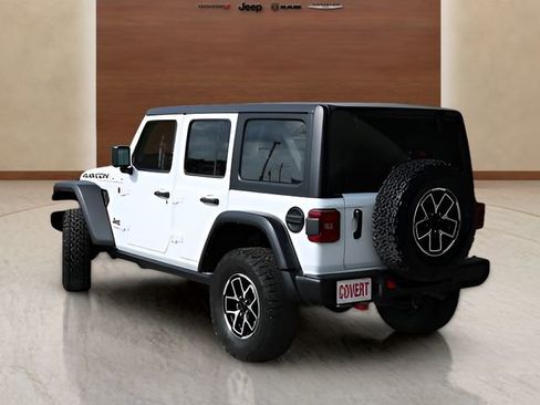 Used 2025 Jeep Wrangler Unlimited Rubicon image 3