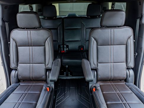 Used 2026 Chevrolet Suburban High Country AWD/4WD image 35