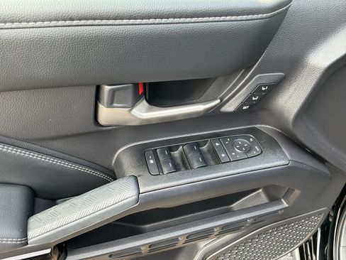 Used 2025 Toyota 4Runner Limited AWD/4WD image 16